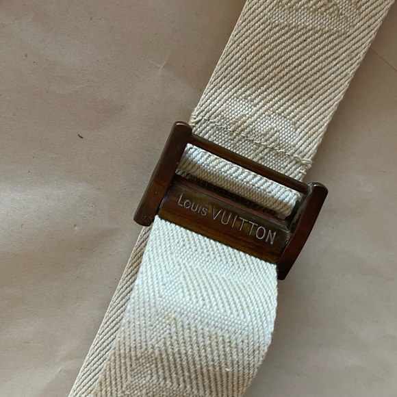 Vintage Louis Vuitton trunk with dividers and tray. 28x18x9 “. Mint condition. - Picture 12 of 15